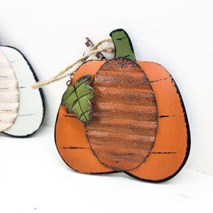 Wooden pumpkin shabby doorhanger 5" Ornament Fall Autum home decor Accent Orange